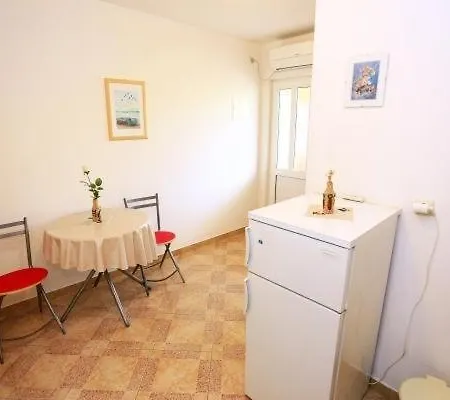 Apartmán In With Sea View, Terrace, Air Conditioning, Wifi 4675-4